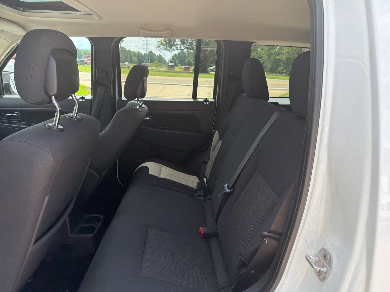 Used 2011 Jeep Liberty Sport w/ Popular Equipment Group AWD/4WD image 14