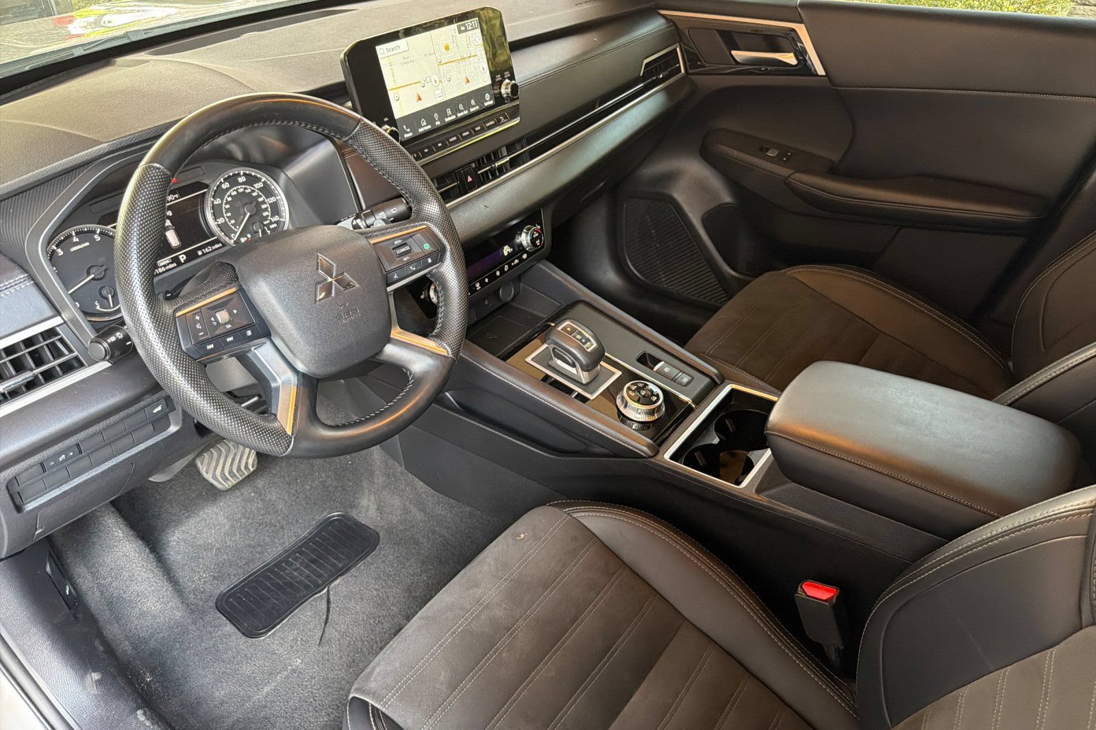 Used 2024 Mitsubishi Outlander SE Black Edition AWD/4WD image 10