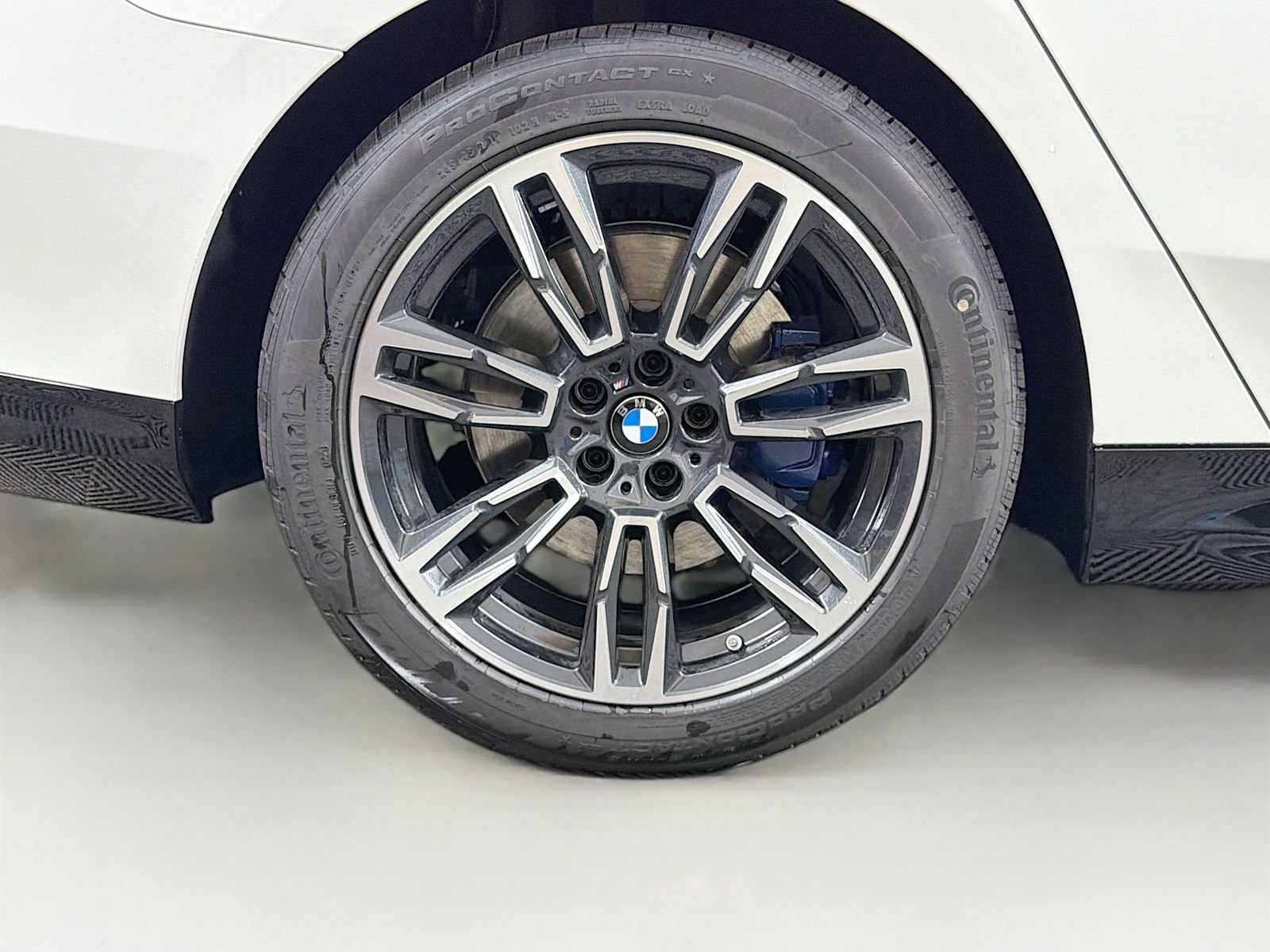 New 2026 BMW 530i xDrive w/ M Sport Package AWD/4WD image 36