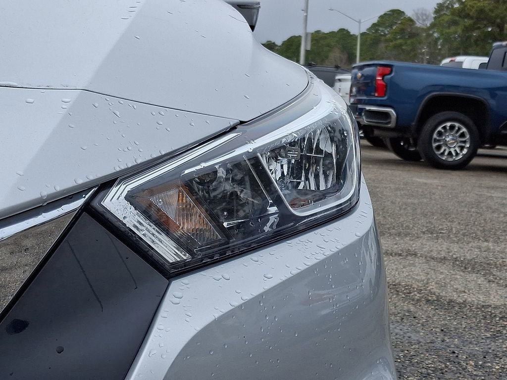 Used 2021 Nissan Versa SV image 10