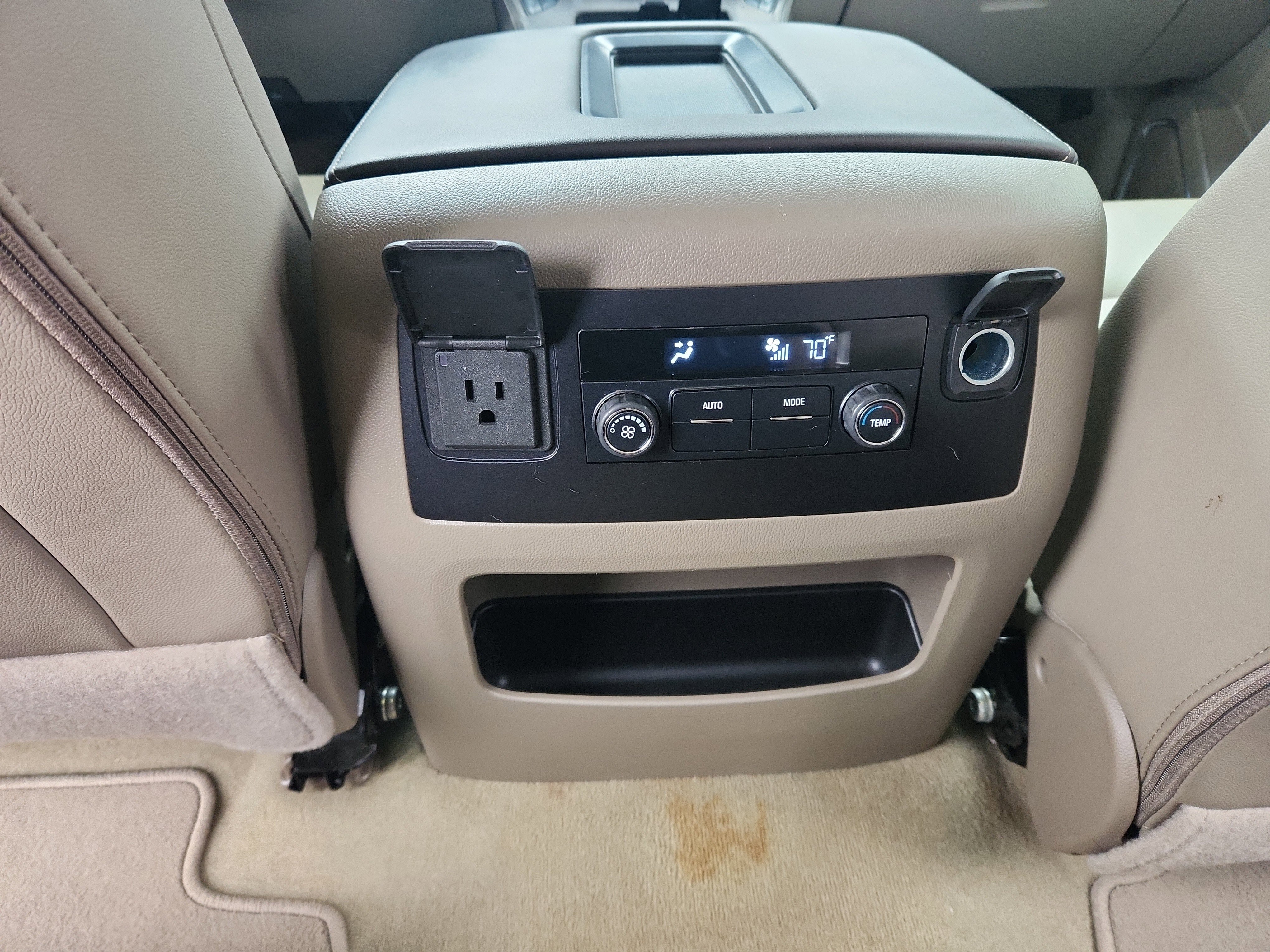 Used 2018 Chevrolet Suburban LT image 41