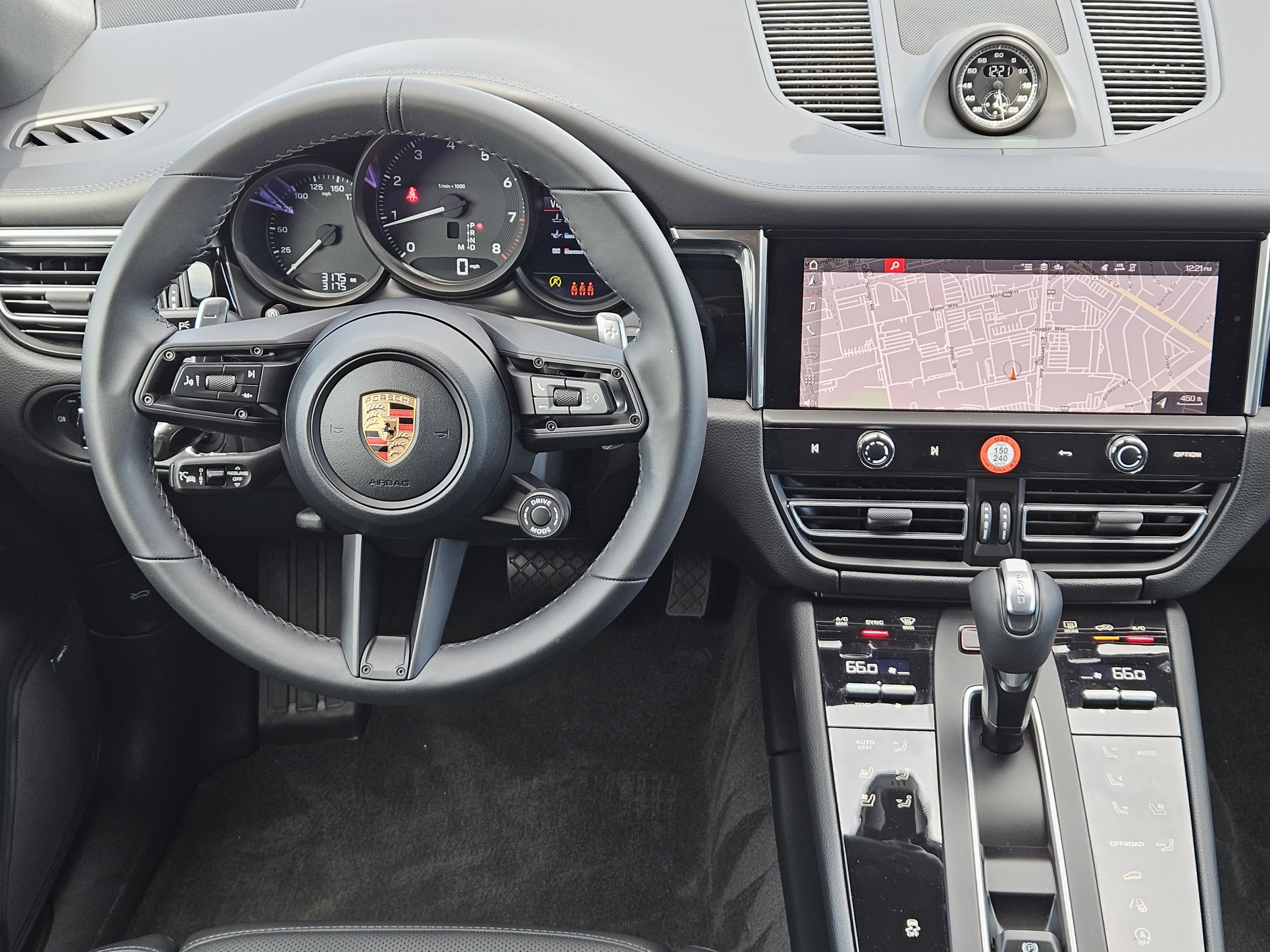 Certified 2026 Porsche Macan image 25