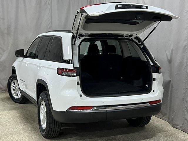 Certified 2023 Jeep Grand Cherokee Laredo image 25