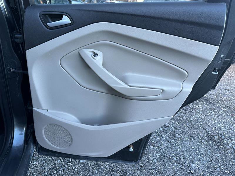 Used 2019 Ford Escape SEL image 18