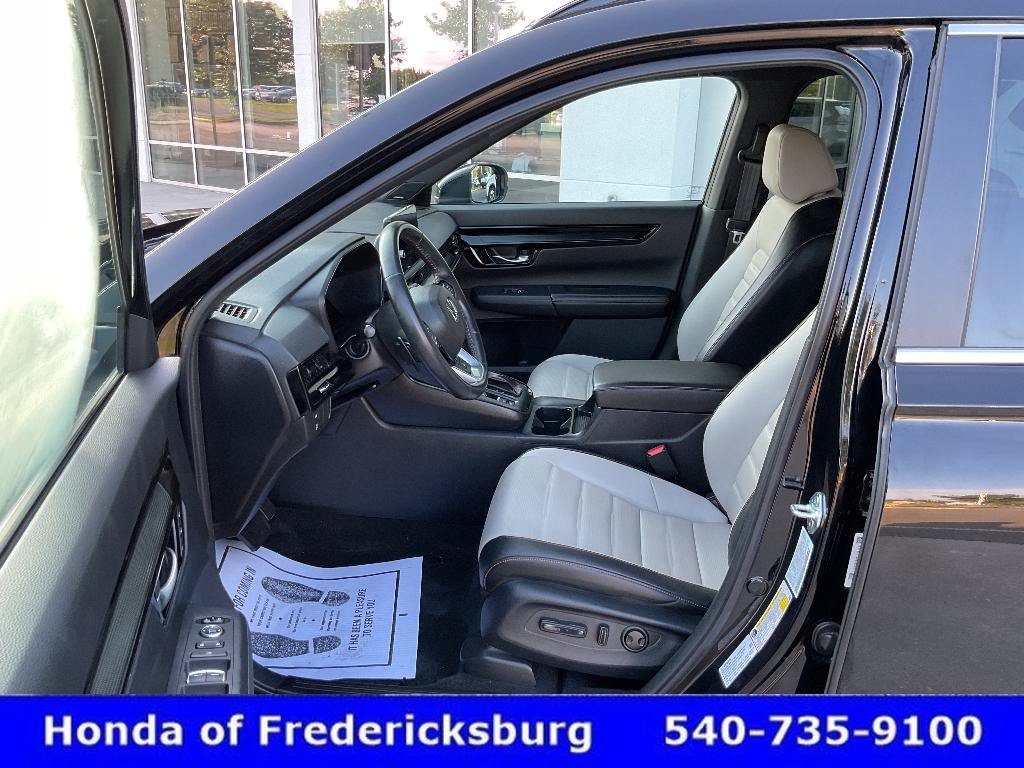 Used 2025 Honda CR-V Sport Touring image 28