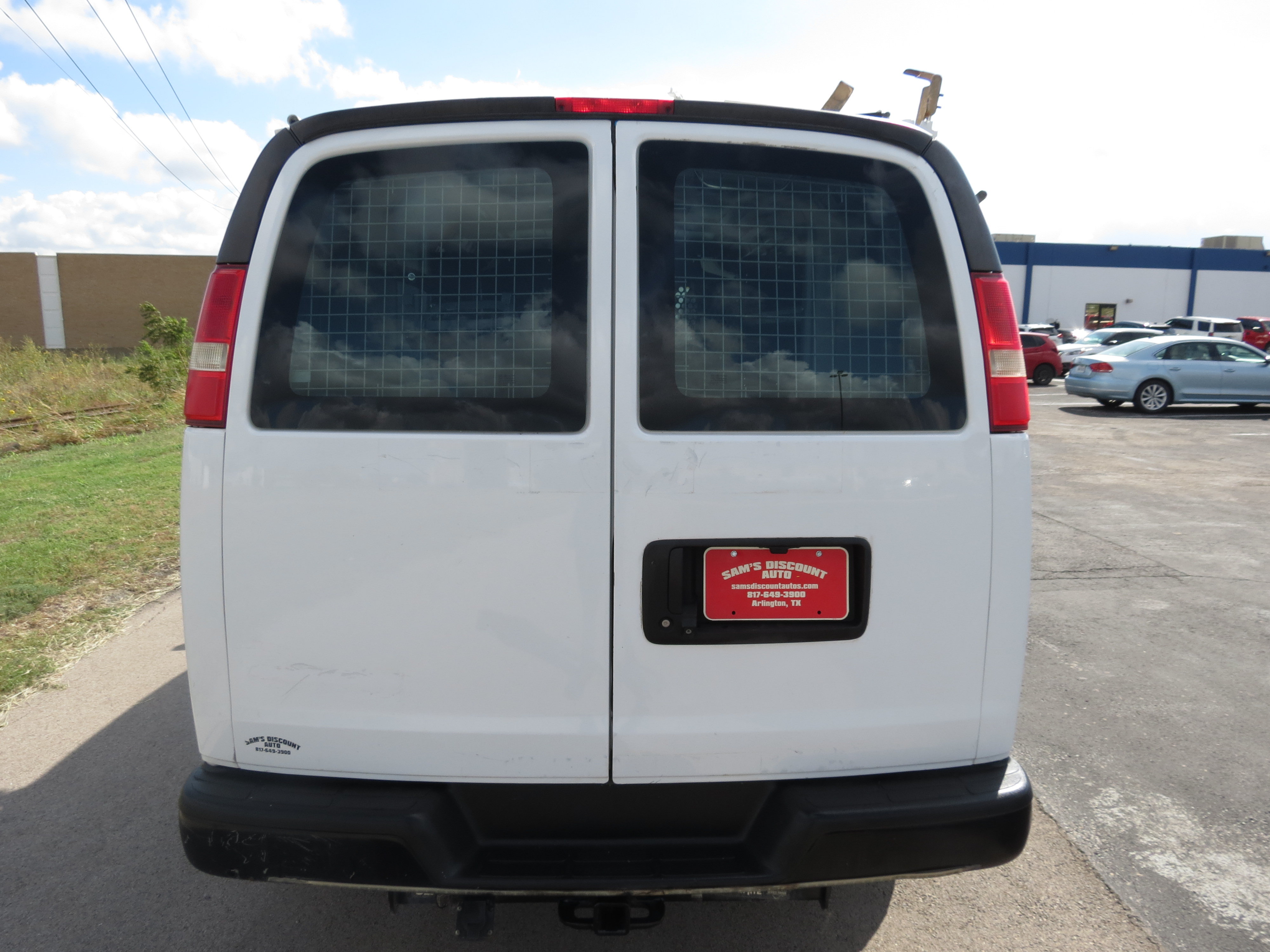 Used 2015 Chevrolet Express 2500 RWD image 8