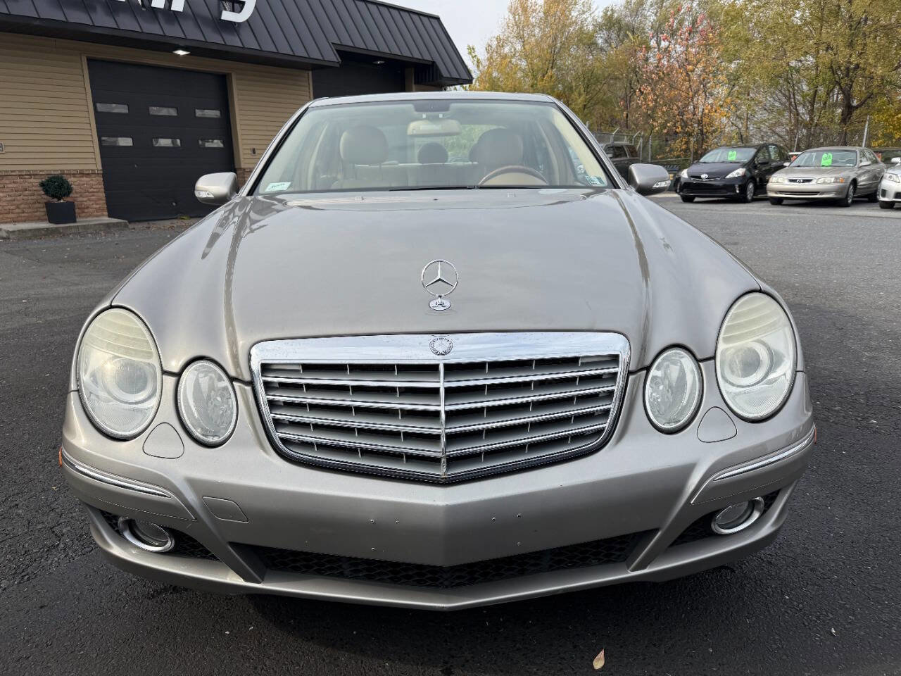 Used 2008 Mercedes-Benz E 320 BlueTEC Sedan image 2