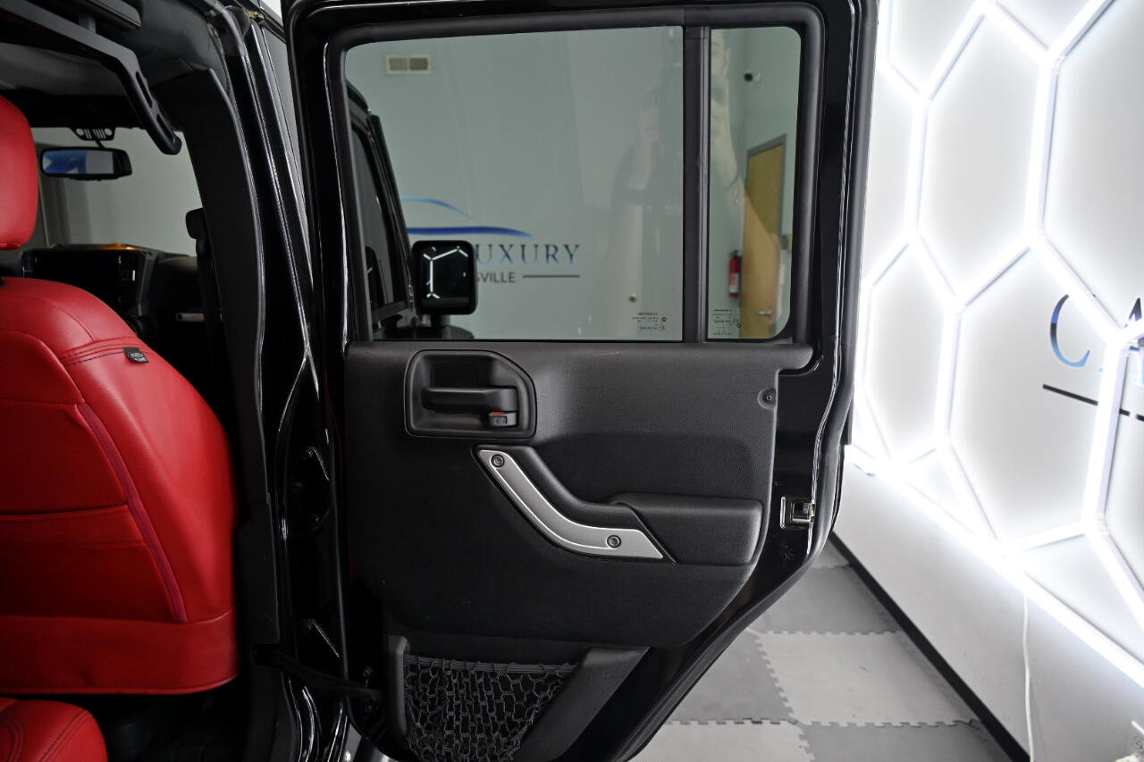 Used 2018 Jeep Wrangler Unlimited Rubicon w/ Cold Weather Group image 37