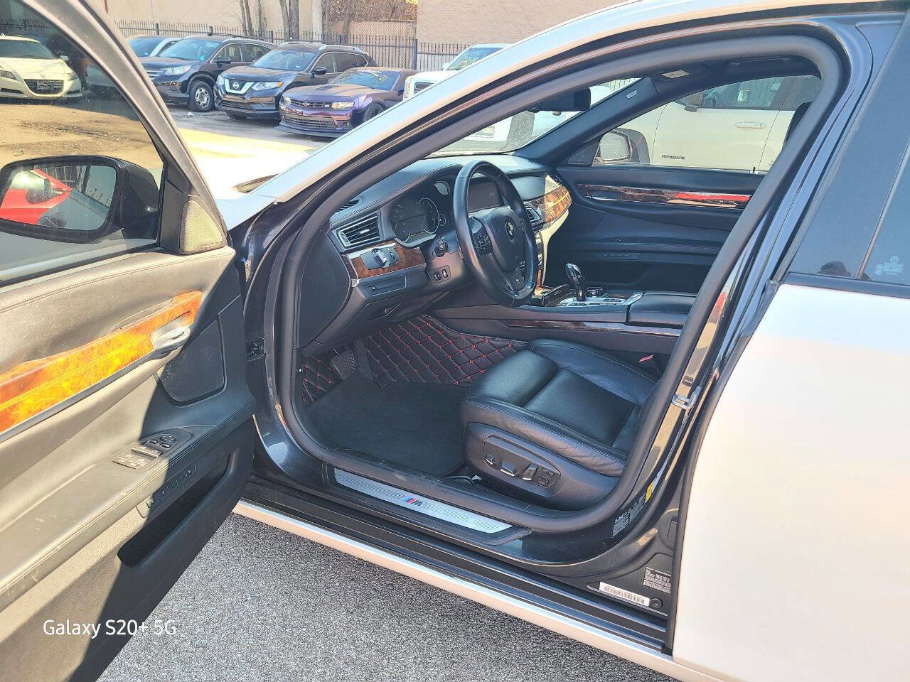 Used 2014 BMW 750Li xDrive image 17