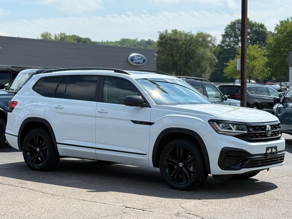 Used 2023 Volkswagen Atlas SEL R-Line AWD/4WD image 30