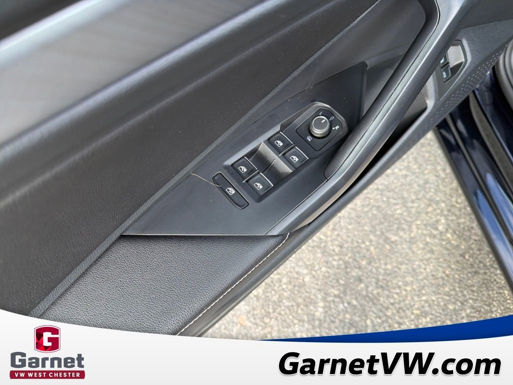 Certified 2024 Volkswagen Jetta SE image 12