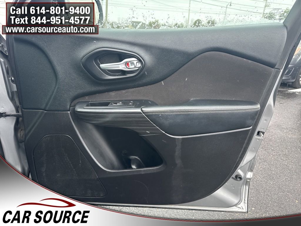 Used 2016 Jeep Cherokee Sport w/ Cold Weather Group image 31