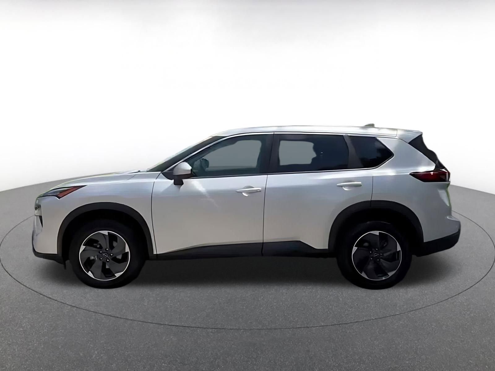 Used 2025 Nissan Rogue SV FWD image 9