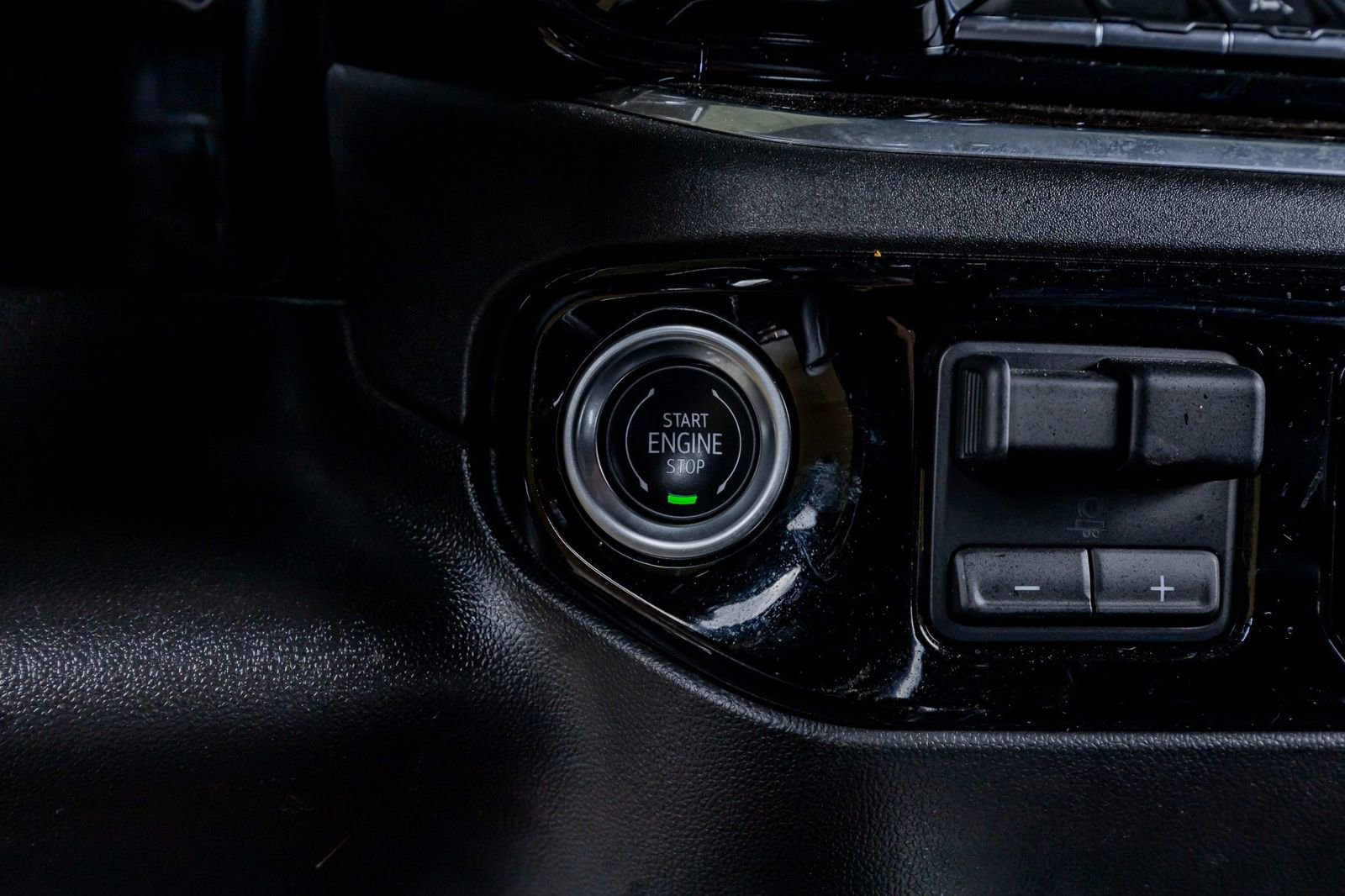 Used 2025 Chevrolet Silverado 1500 LT Trail Boss w/ Convenience Package II AWD/4WD image 23