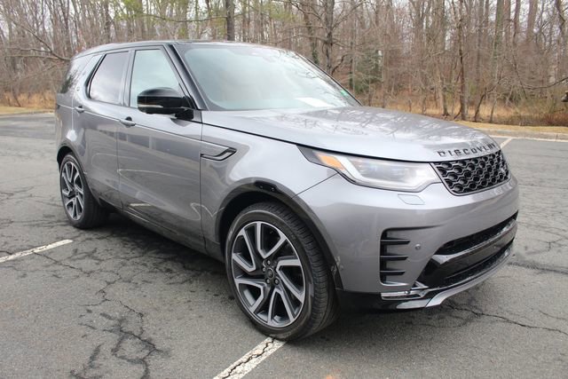 New 2025 Land Rover Discovery Dynamic SE image 10