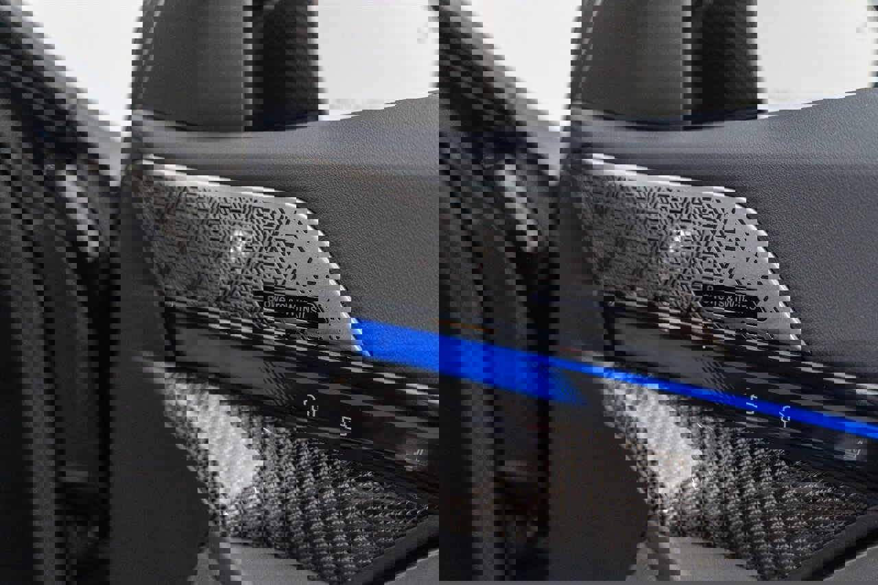 Used 2025 BMW M5 w/ Carbon Package image 63