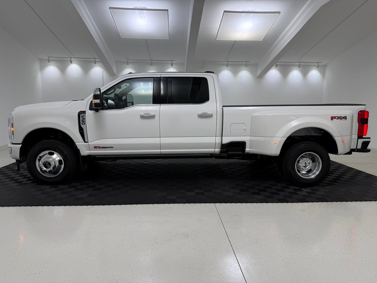 New 2026 Ford F350 Platinum w/ Platinum Plus Package AWD/4WD image 4