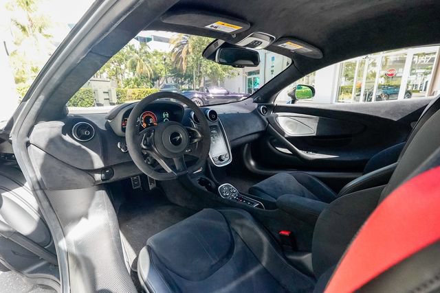 Used 2019 McLaren 600LT RWD image 3