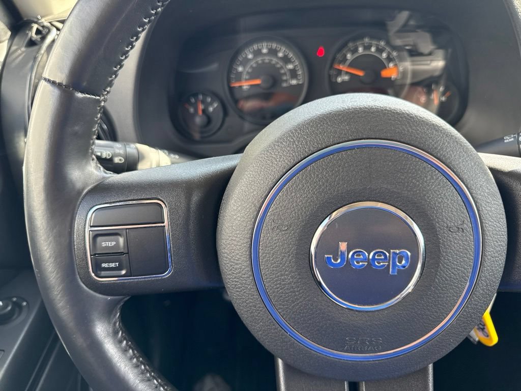 Used 2014 Jeep Patriot Latitude AWD/4WD image 26