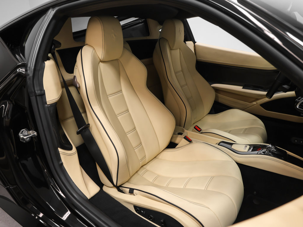 Used 2010 Ferrari 458 Italia Coupe RWD image 16
