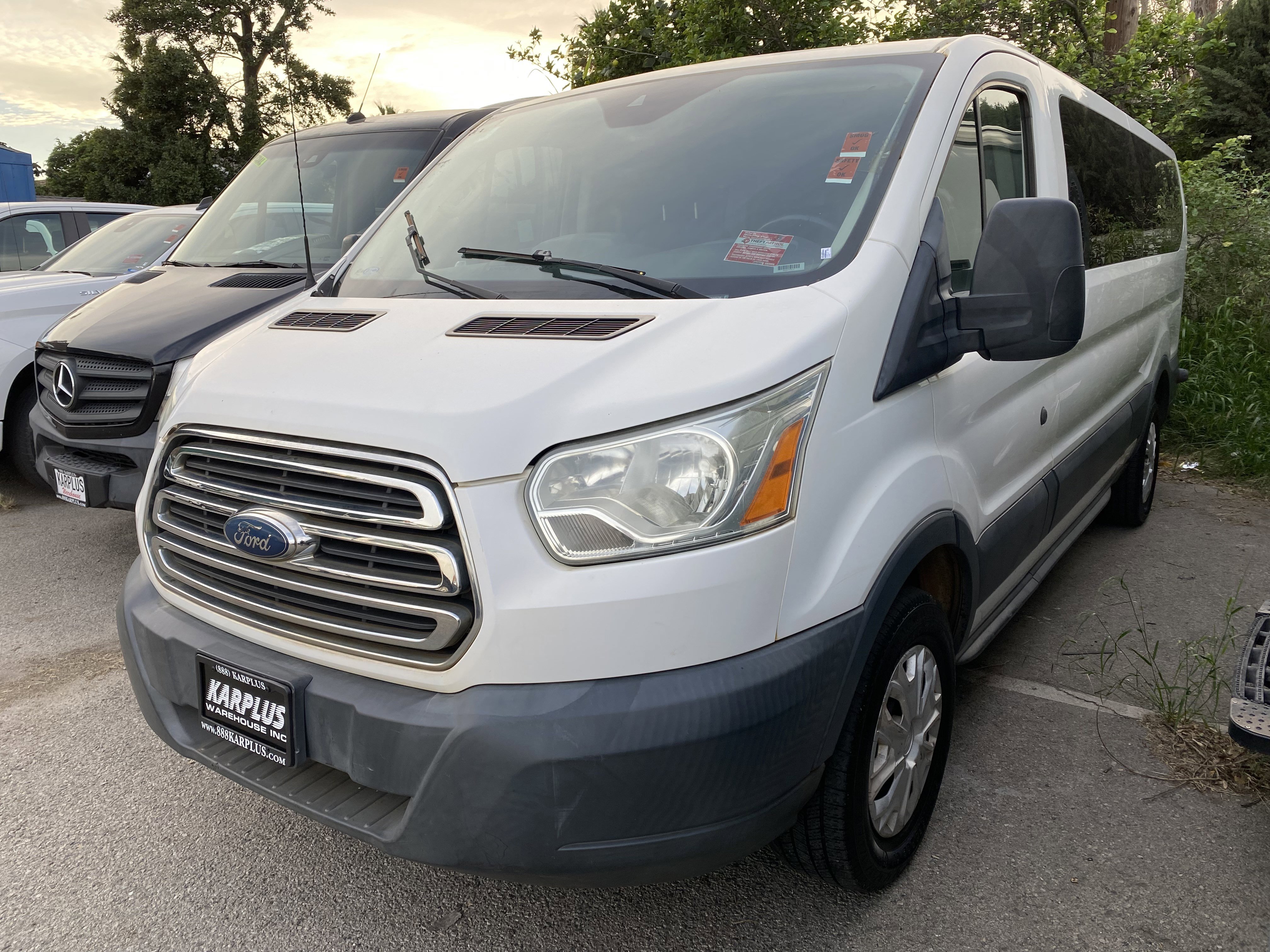 Used 2017 Ford Transit 350 XLT image 2