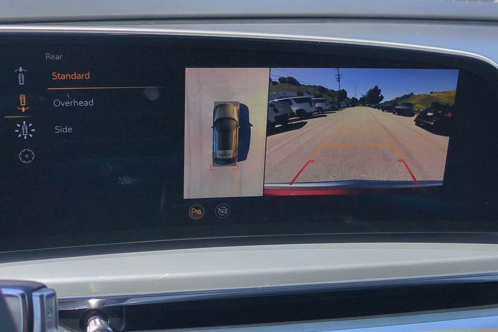 Certified 2024 Cadillac Lyriq Luxury image 11