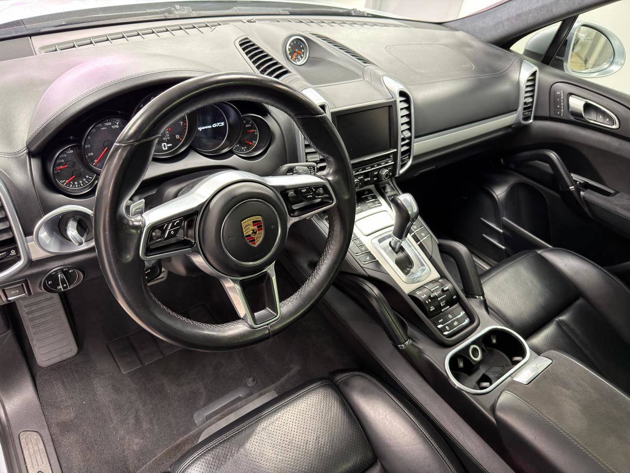 Used 2016 Porsche Cayenne GTS image 28