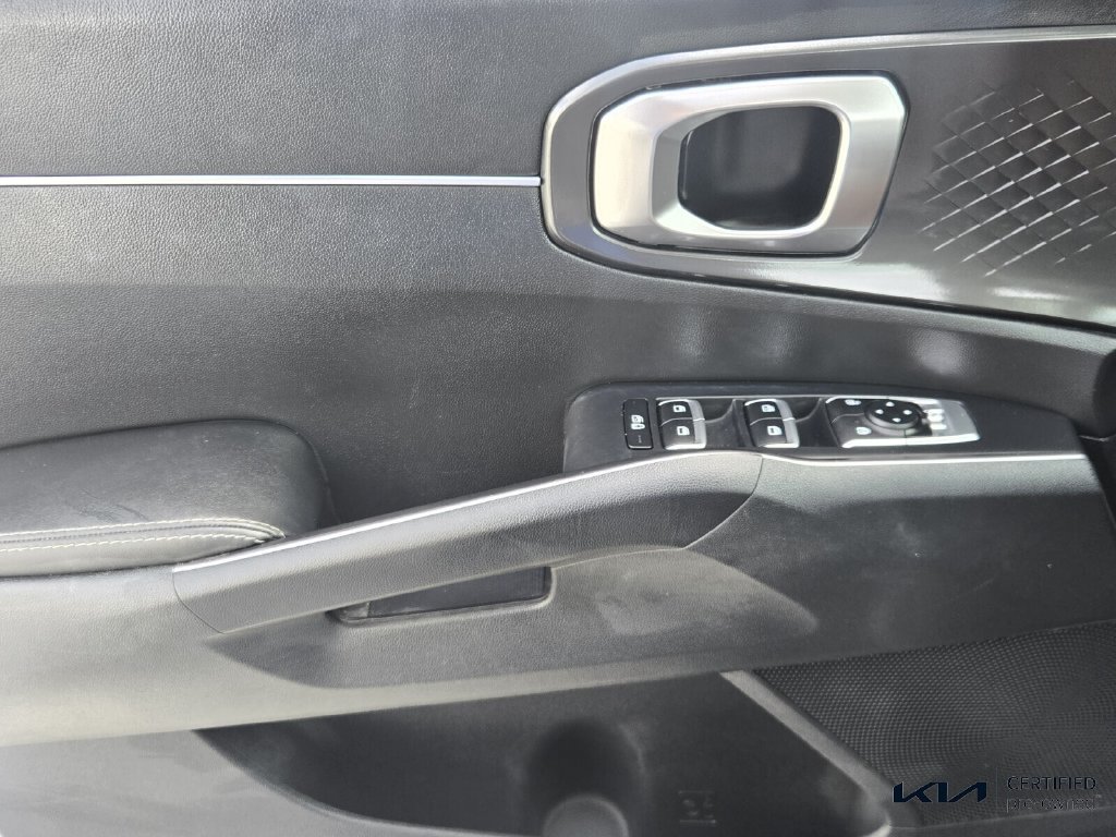 Certified 2022 Kia Sorento S FWD image 30