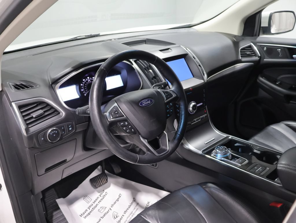 Used 2020 Ford Edge Titanium w/ Class II Trailer Tow Package AWD/4WD image 17