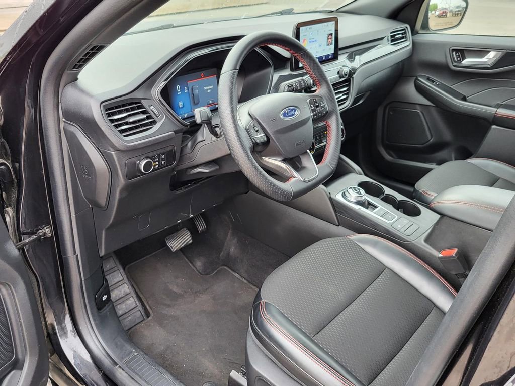 Used 2025 Ford Escape ST-Line image 16