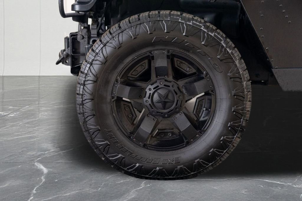 Used 1996 HUMMER H1 Hard Top image 4