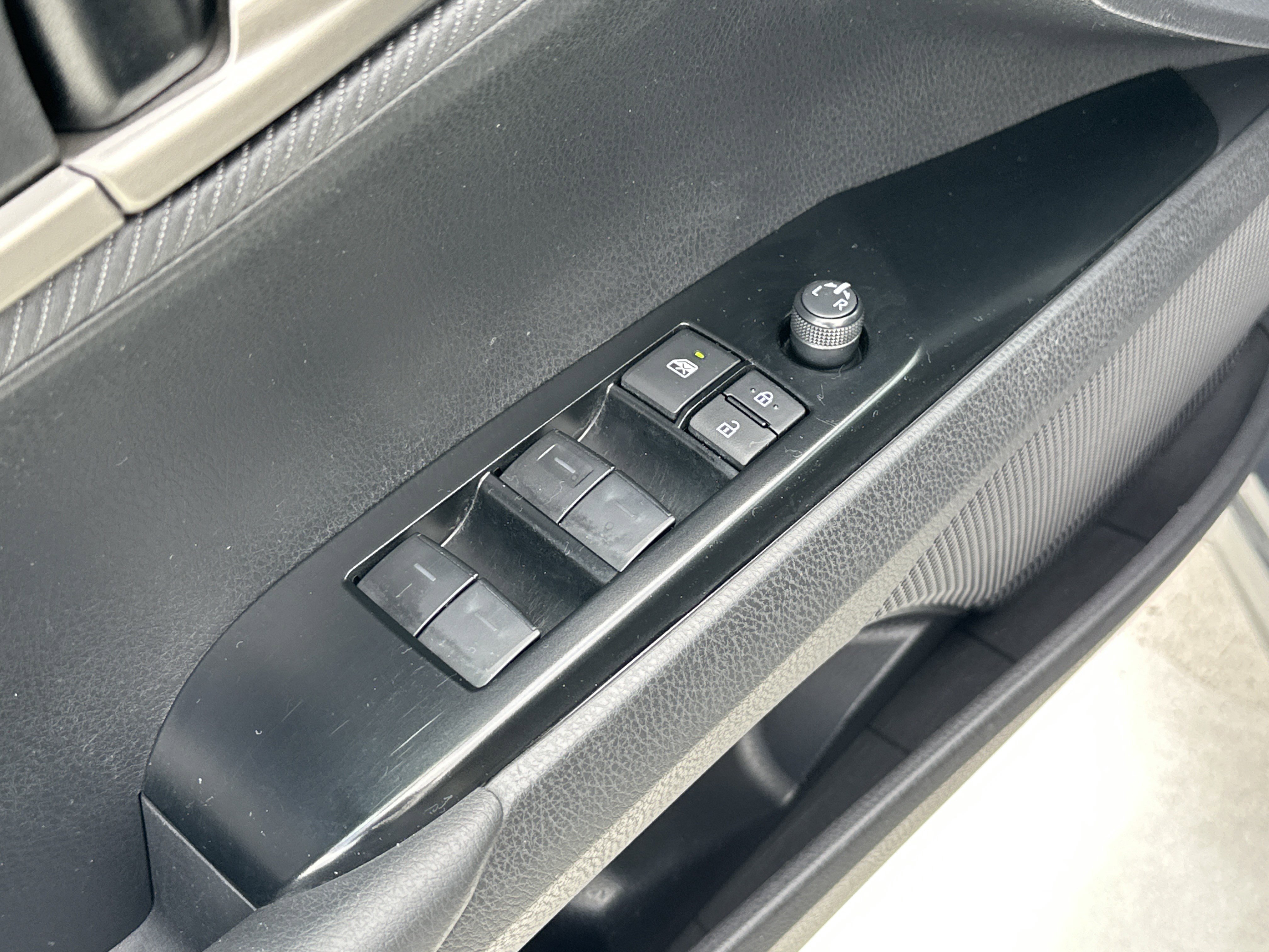 Certified 2025 Toyota Camry SE FWD image 15