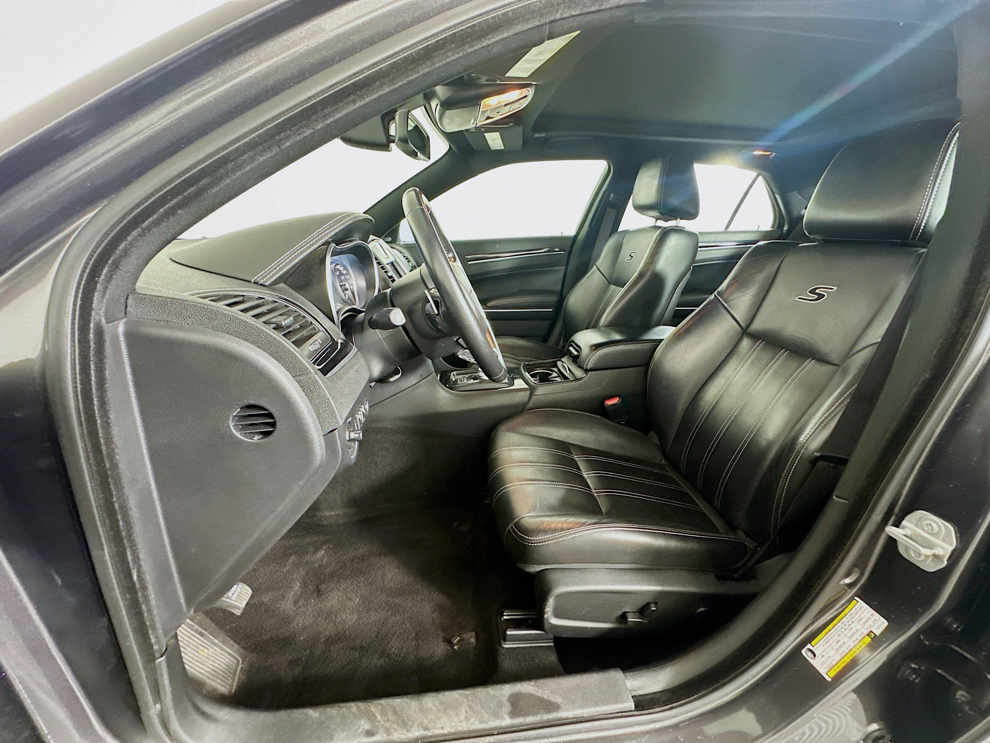 Used 2022 Chrysler 300 S RWD image 13
