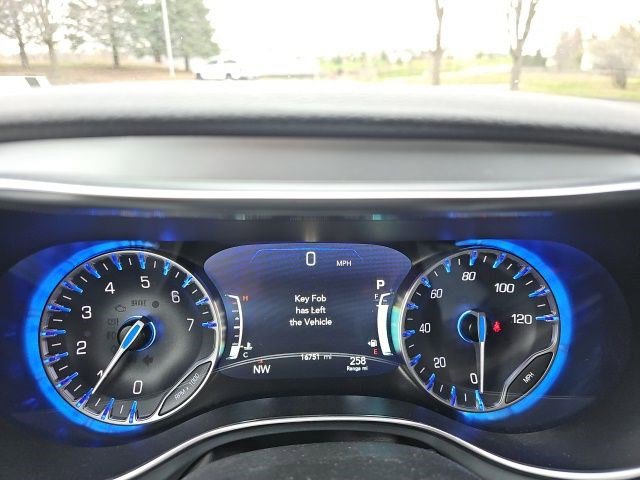 Used 2026 Chrysler Pacifica Limited image 25