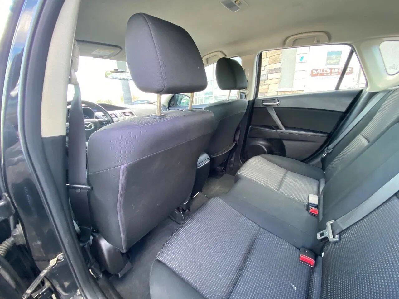 Used 2012 MAZDA MAZDA3 i Touring image 10