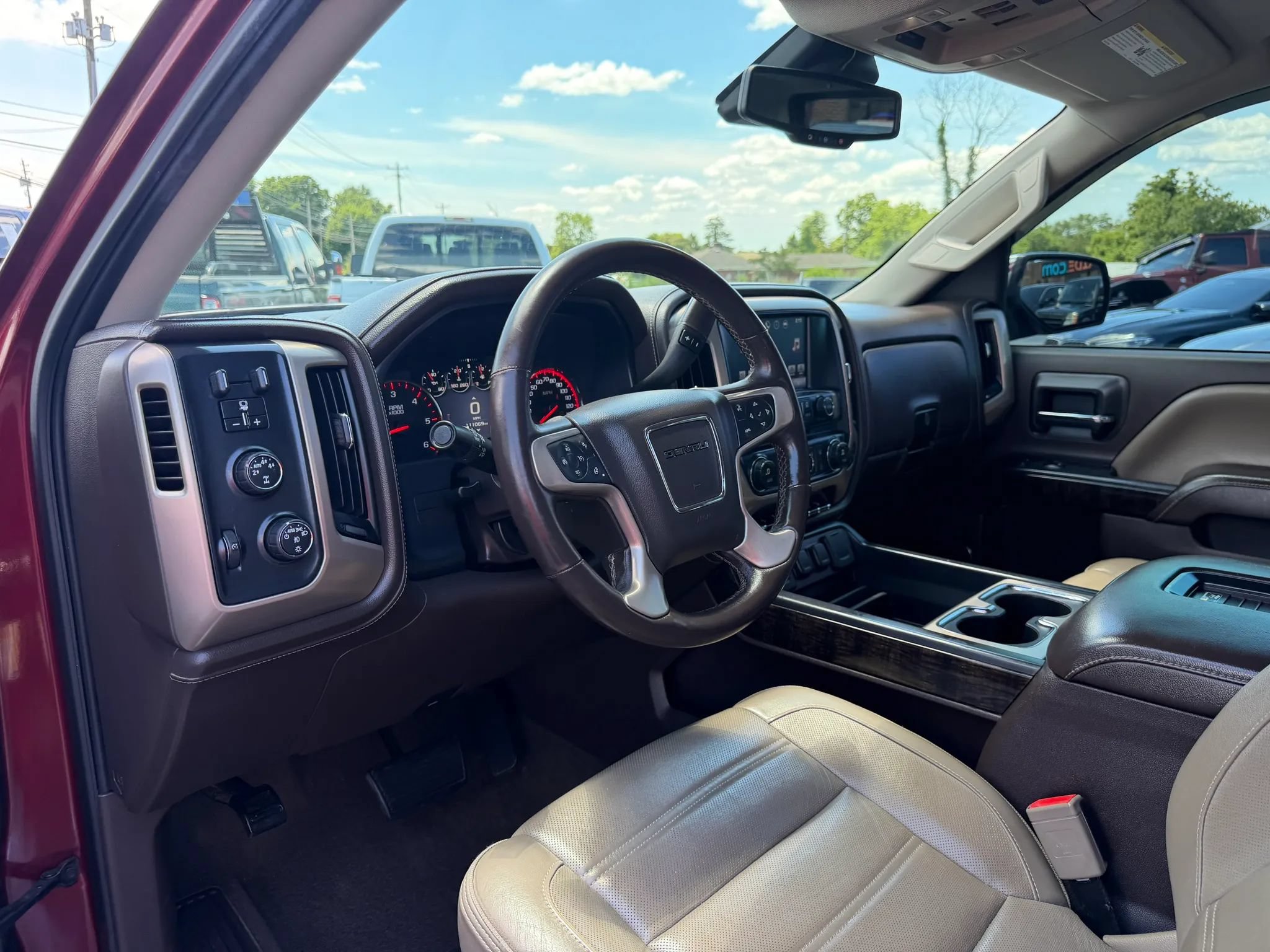 Used 2016 GMC Sierra 1500 Denali w/ Enhanced Driver Alert Package AWD/4WD image 10
