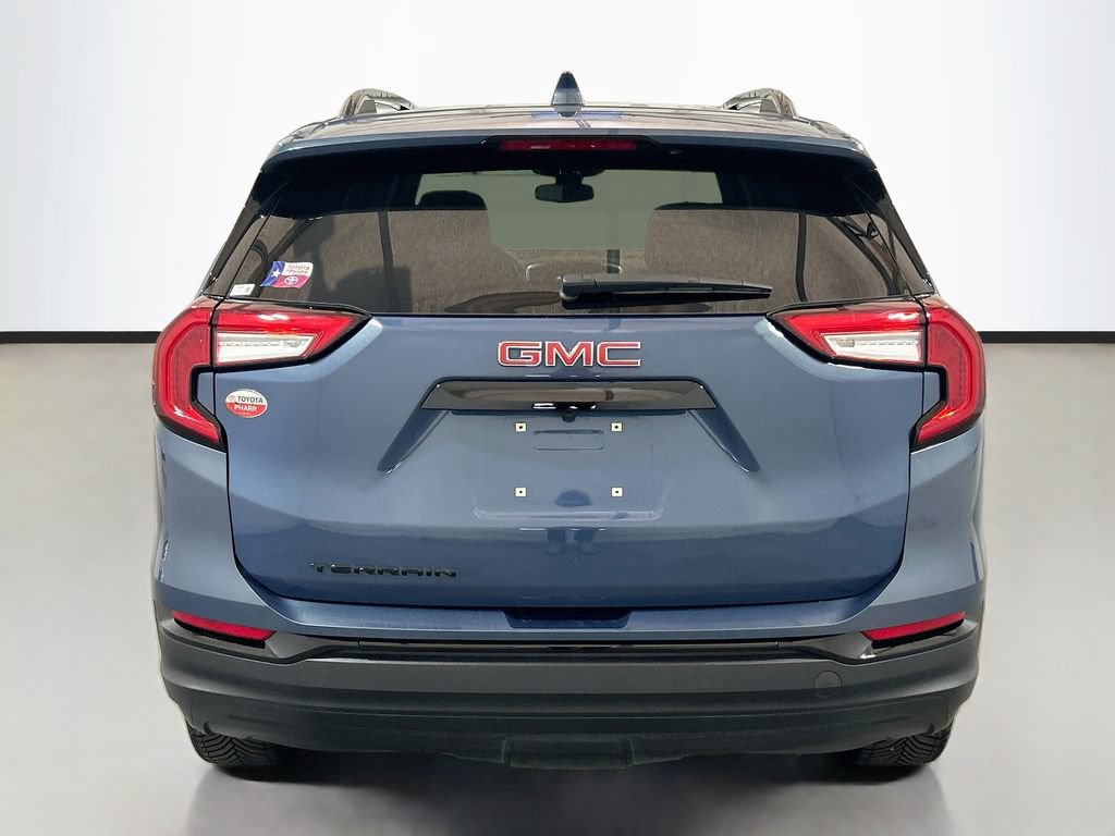 Used 2024 GMC Terrain SLE w/ Driver Convenience Package FWD image 6