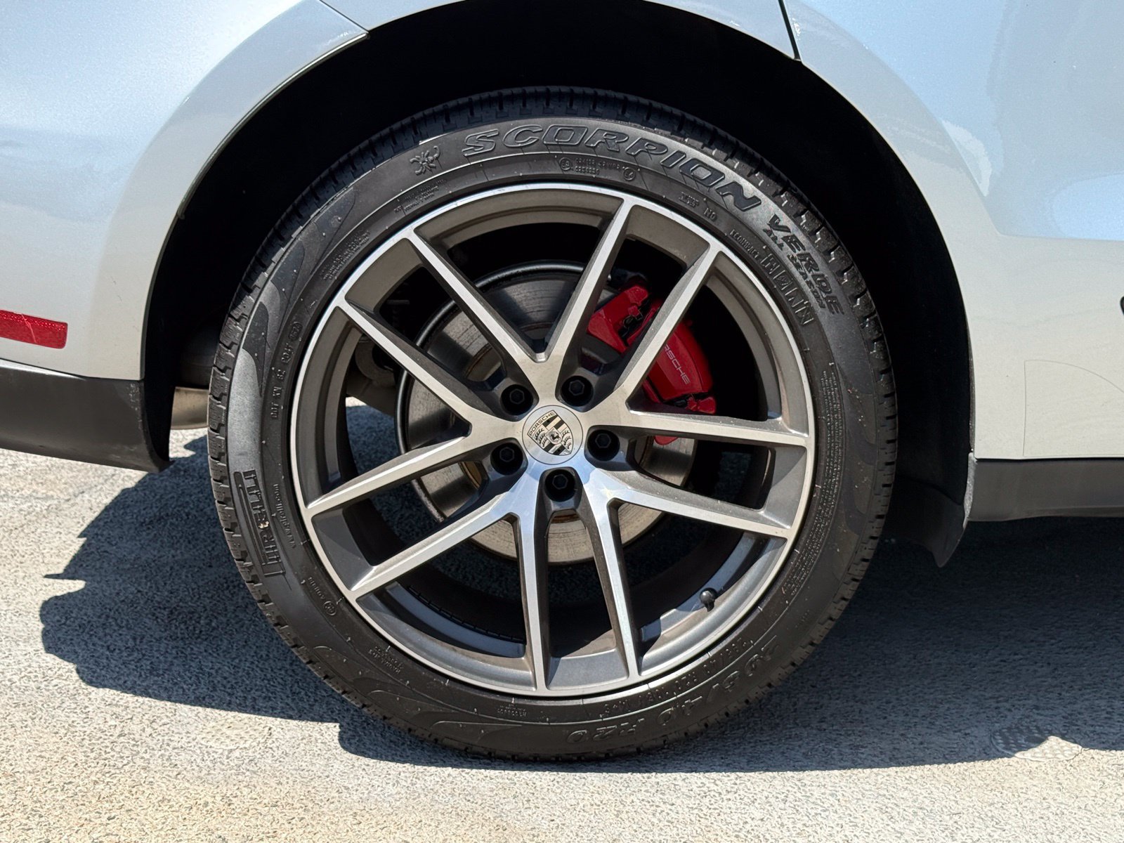 Used 2023 Porsche Macan S AWD/4WD image 16