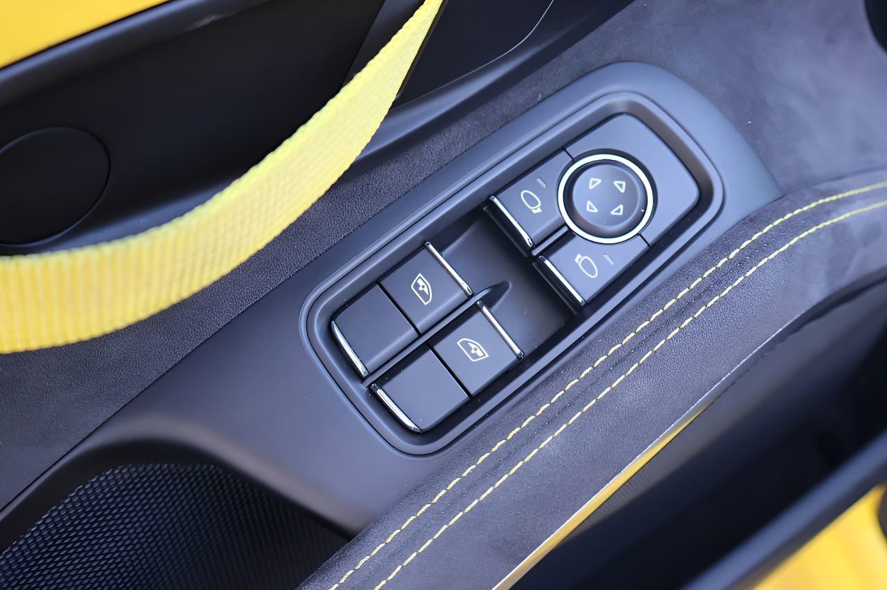 Used 2016 Porsche Cayman GT4 RWD image 10
