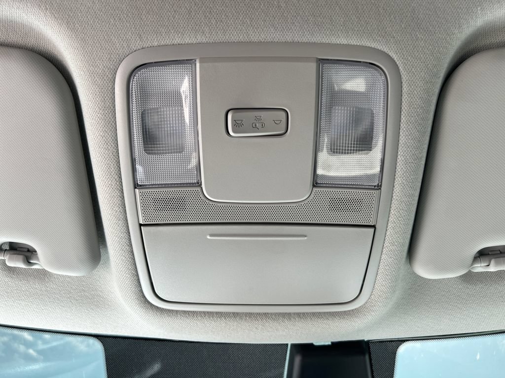 Used 2025 Kia Soul LX w/ LX Technology Package FWD image 19