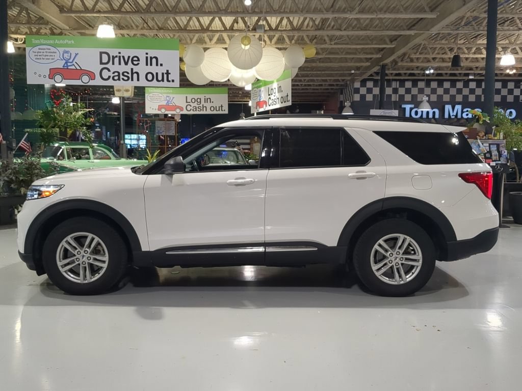 Used 2023 Ford Explorer XLT w/ Equipment Group 202A AWD/4WD image 11