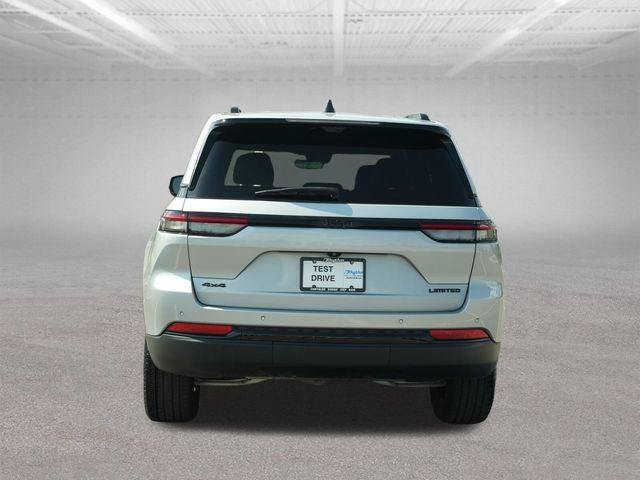 Certified 2025 Jeep Grand Cherokee Limited w/ Luxury Tech Group II AWD/4WD image 8