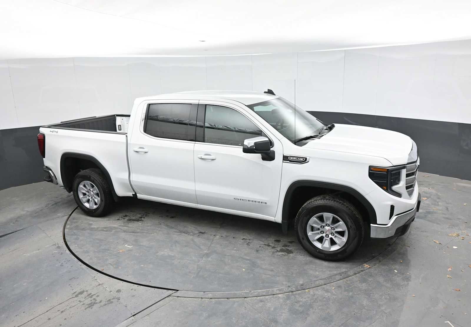 New 2026 GMC Sierra 1500 SLE w/ Preferred Package AWD/4WD image 33