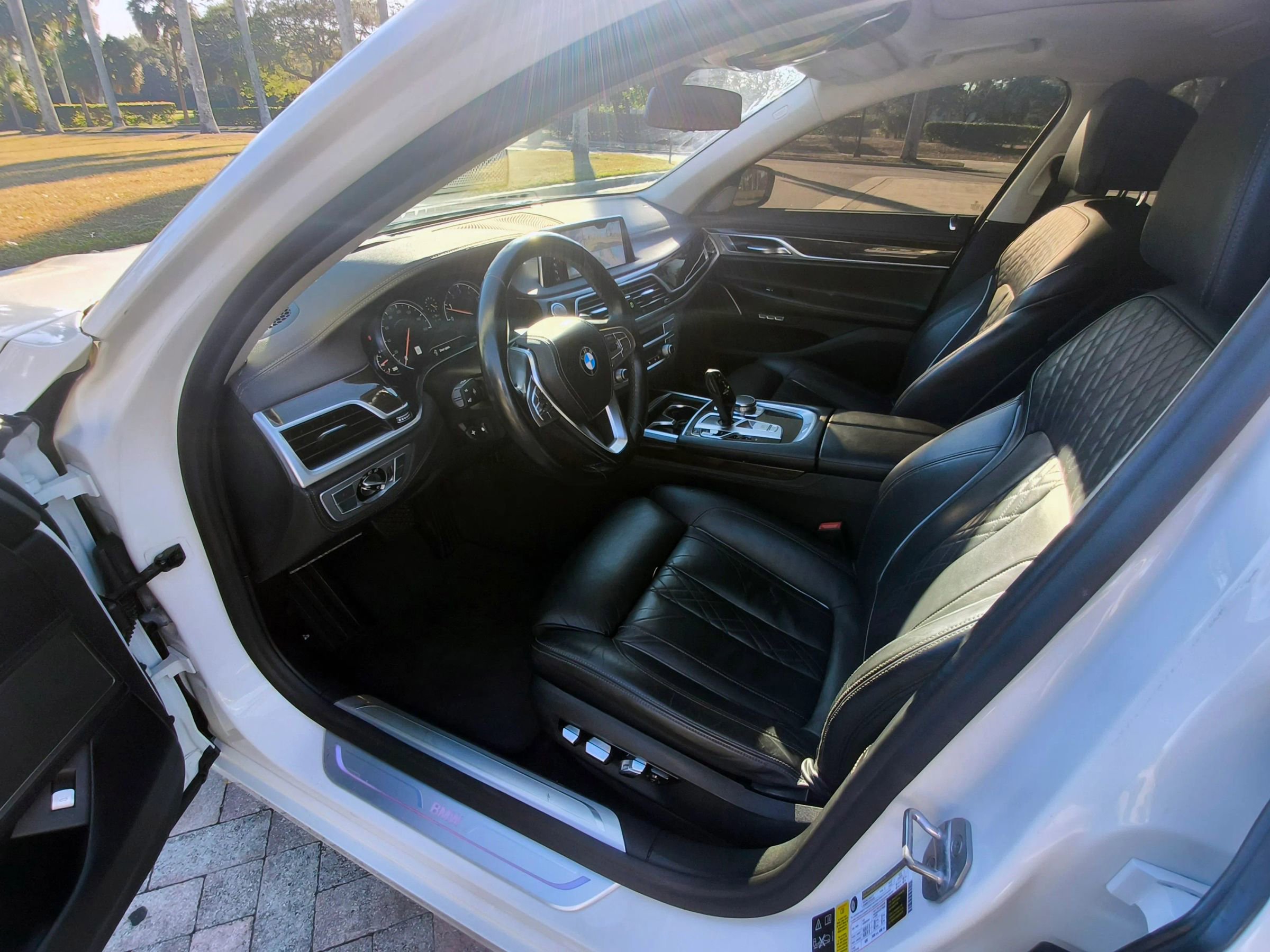 Used 2018 BMW 750i xDrive image 4