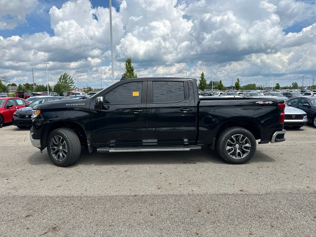 Used 2023 Chevrolet Silverado 1500 LT AWD/4WD image 8