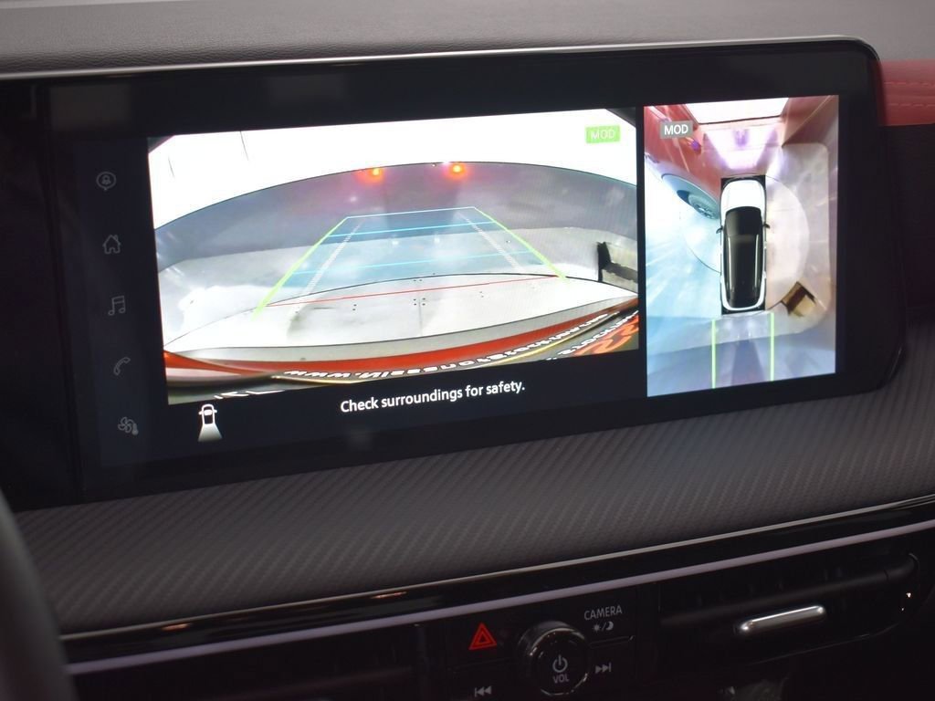 New 2025 Nissan Kicks SR FWD image 32