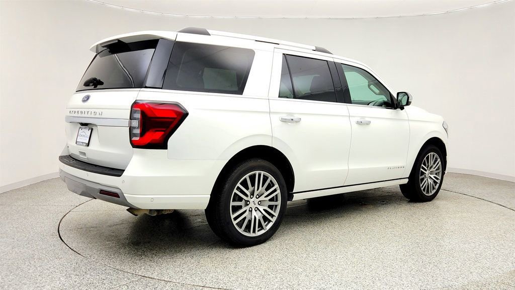 Used 2024 Ford Expedition Platinum AWD/4WD image 5