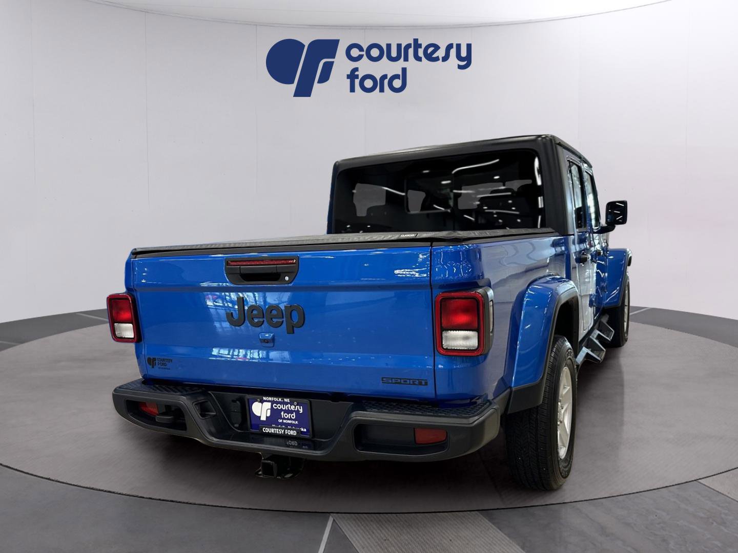 Used 2021 Jeep Gladiator Sport image 8