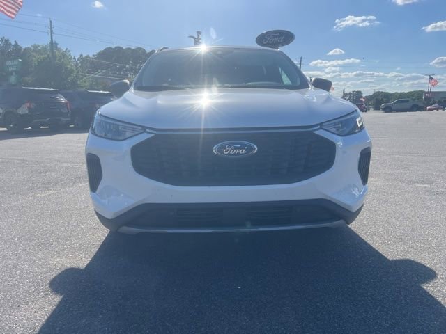 Used 2023 Ford Escape Active w/ Tech Pack #1 FWD image 2