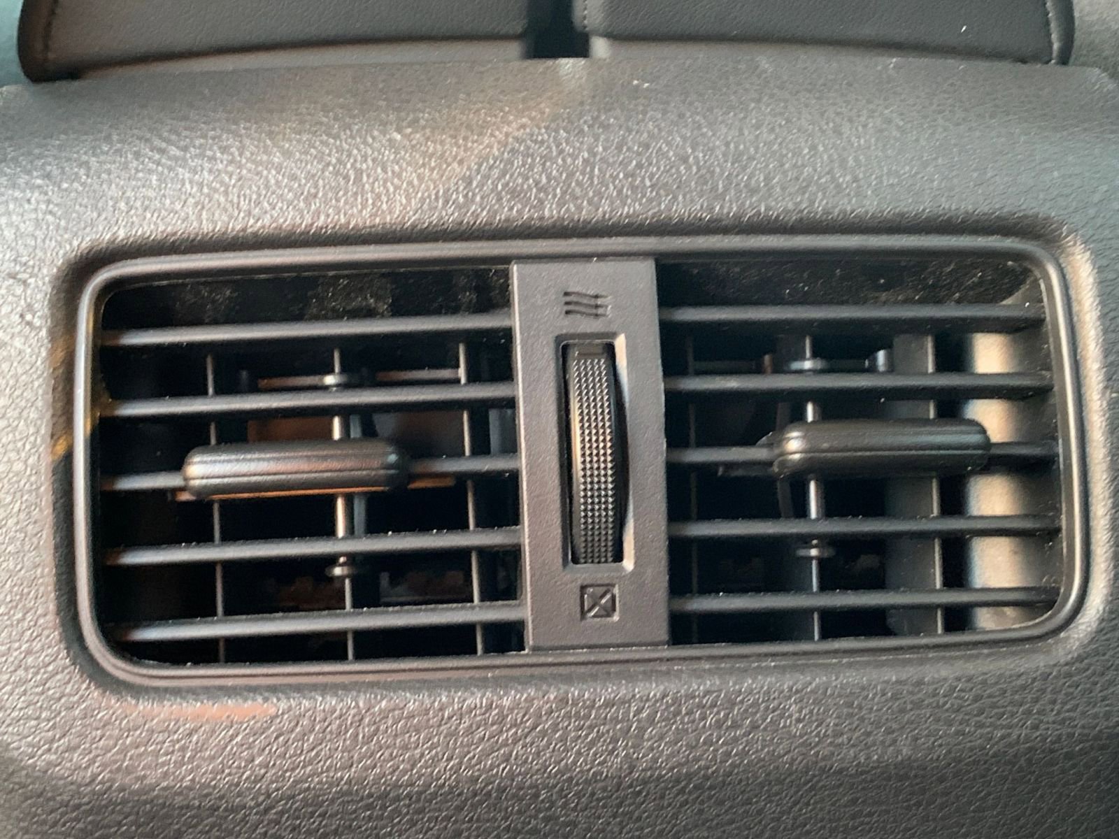 Used 2023 Nissan Rogue S image 23